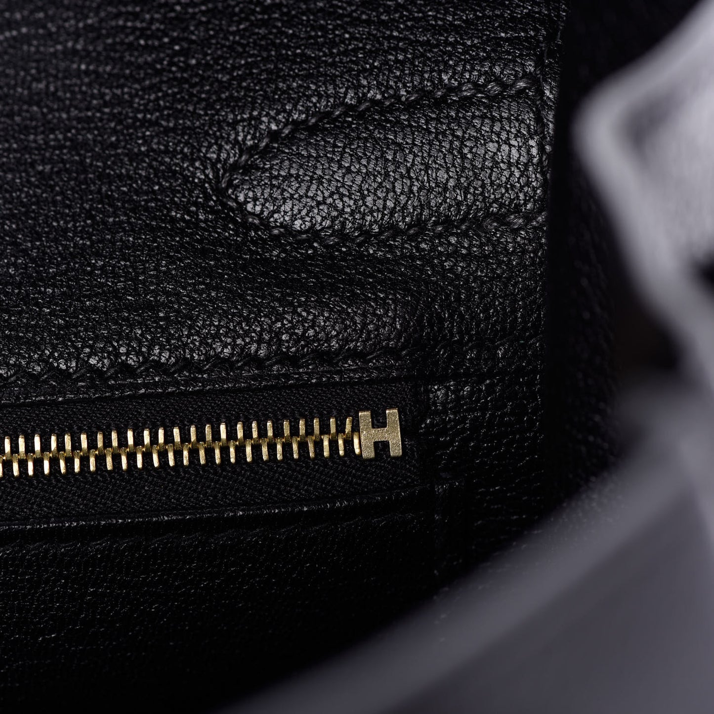 Taurillon Novillo Shiny Niloticus Crocodile Birkin Touch 30 Black