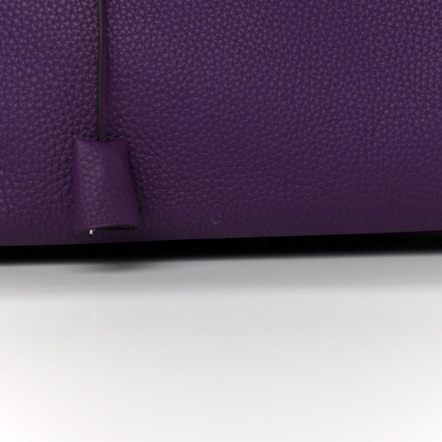 Taurillon Clemence Victoria II 35 Ultraviolet