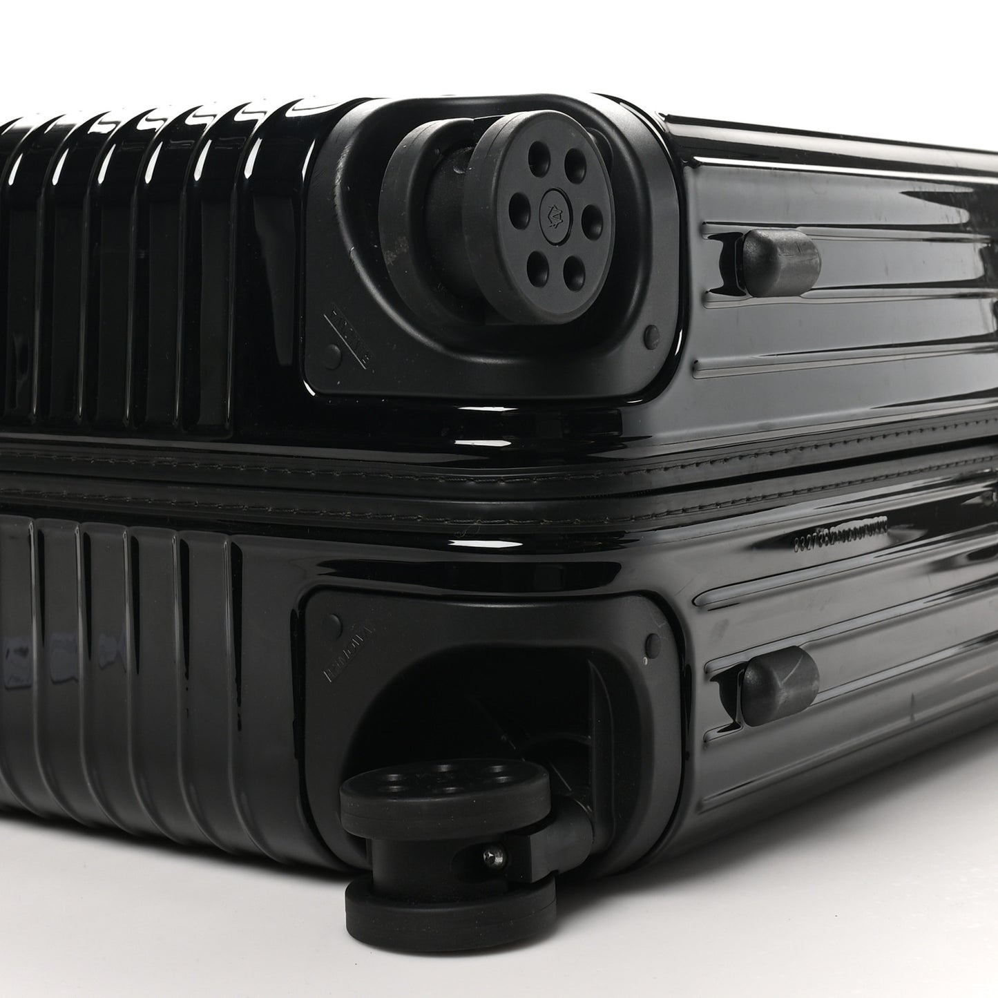 Gloss Polycarbonate Essential Check-In L Black