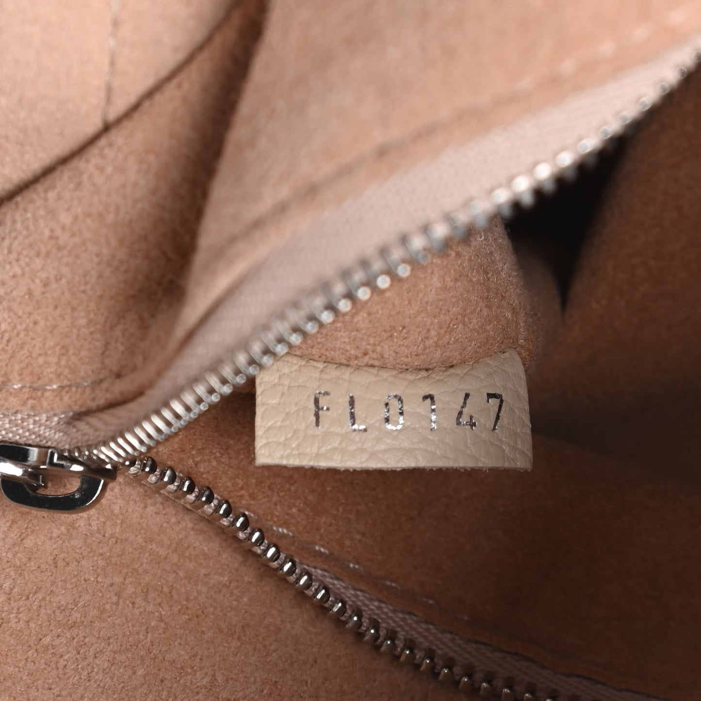 Calfskin Lockme Cabas Vanille Black