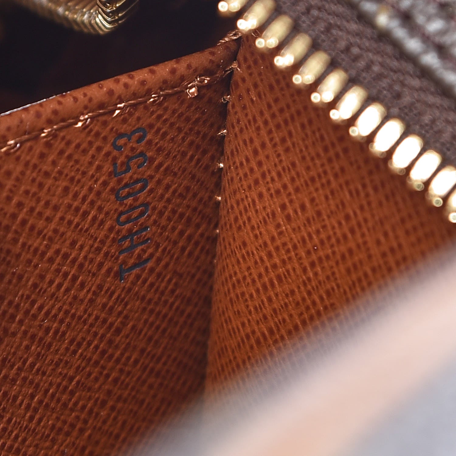 Louis Vuitton Monogram Cite MM 7 of 16
