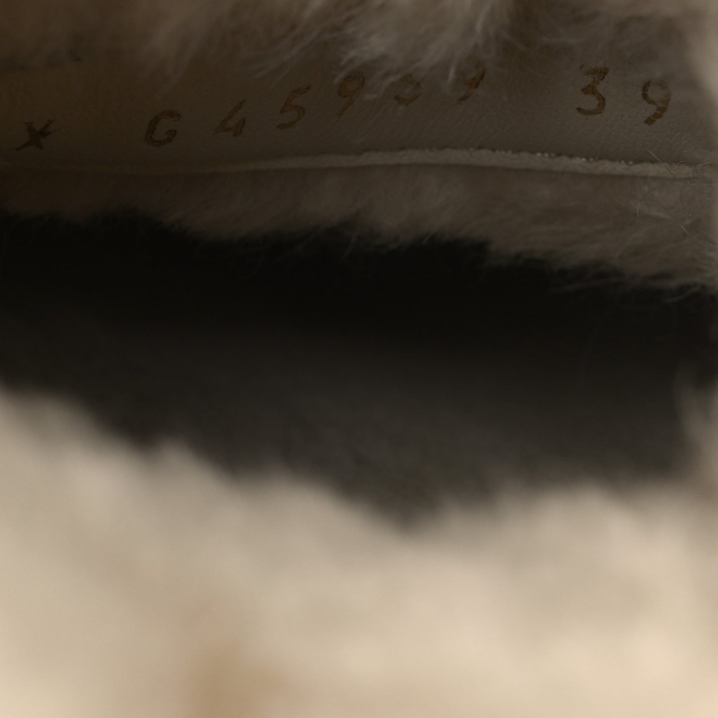 Suede Shearling CC Cap Toe Mules 39 Beige Black