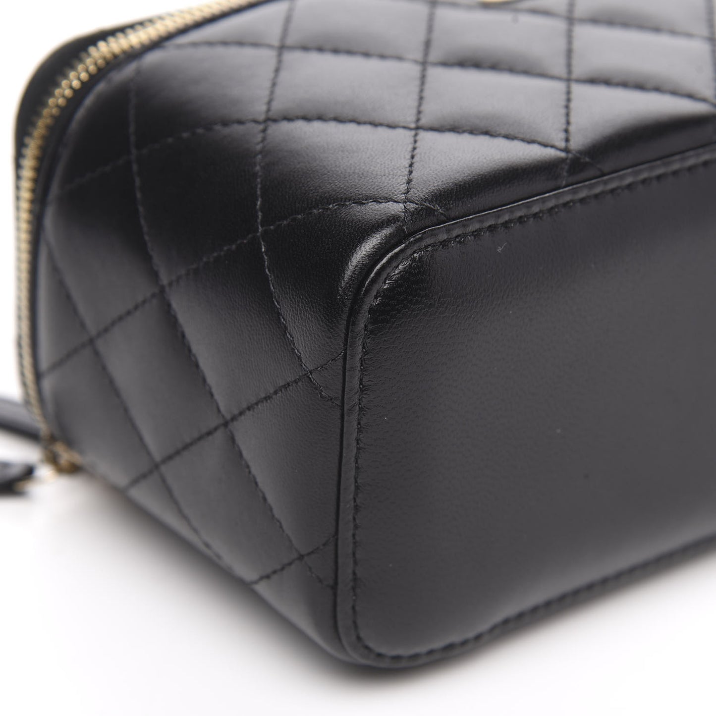 Lambskin Quilted Small Vanity Case With Chain Black
