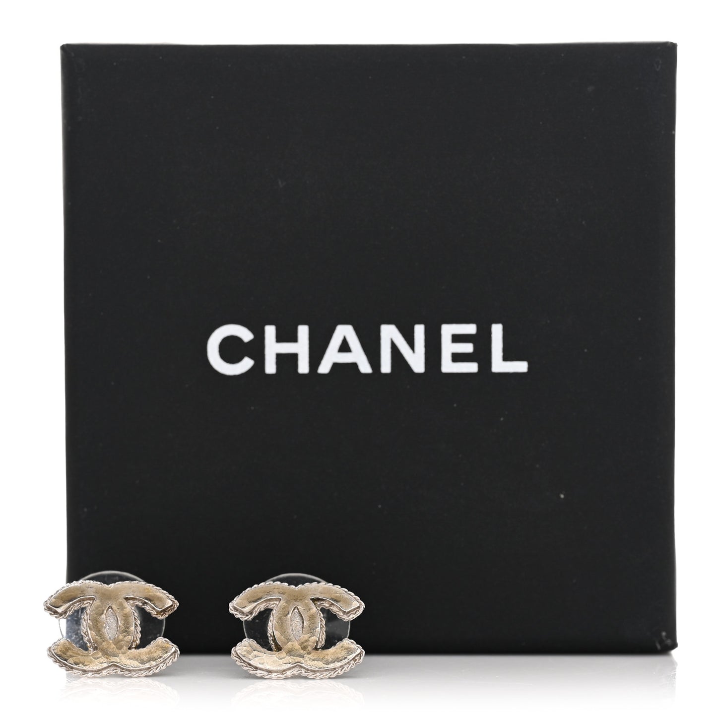 Hammered CC Earrings Silver