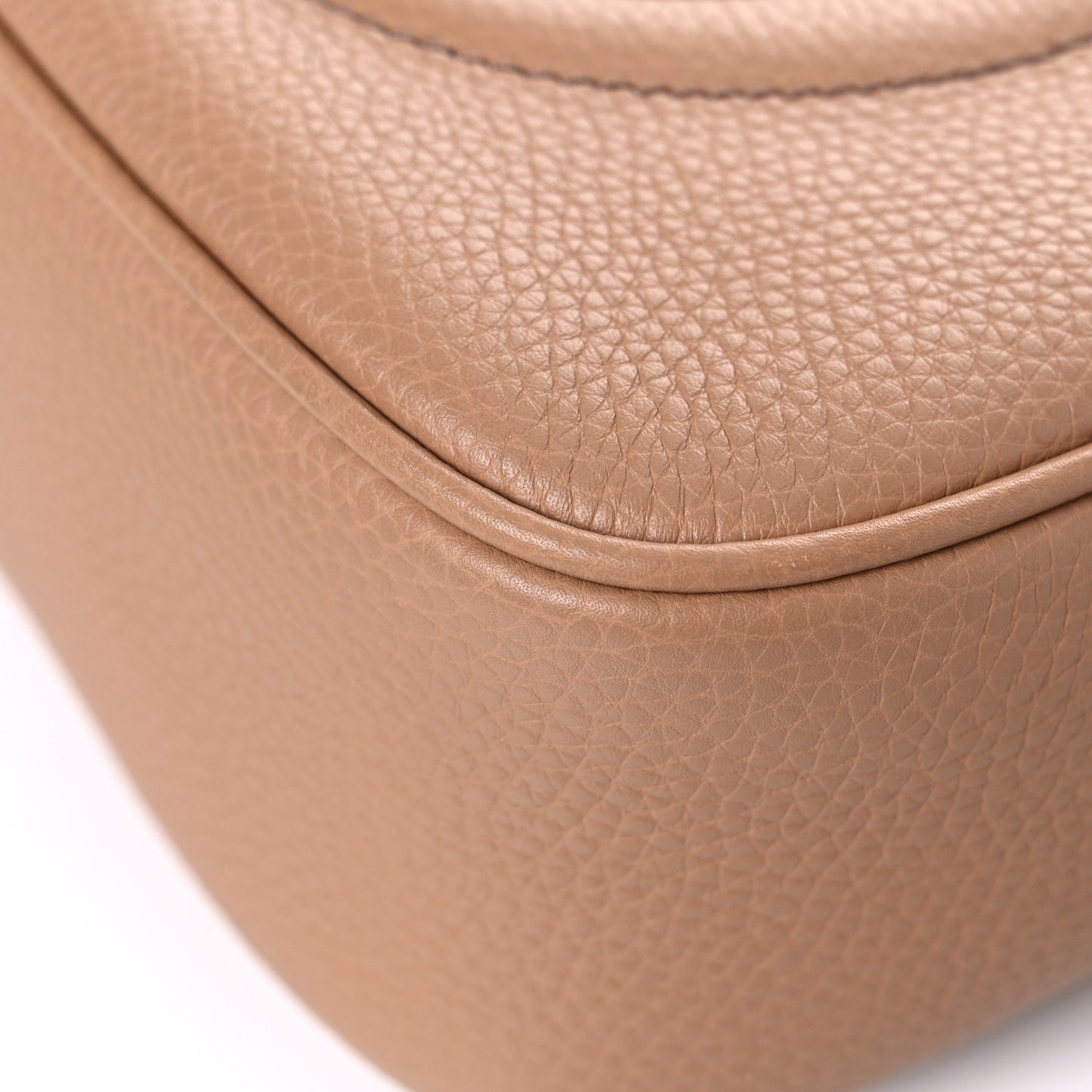 Pebbled Calfskin Small Soho Disco Bag Camelia