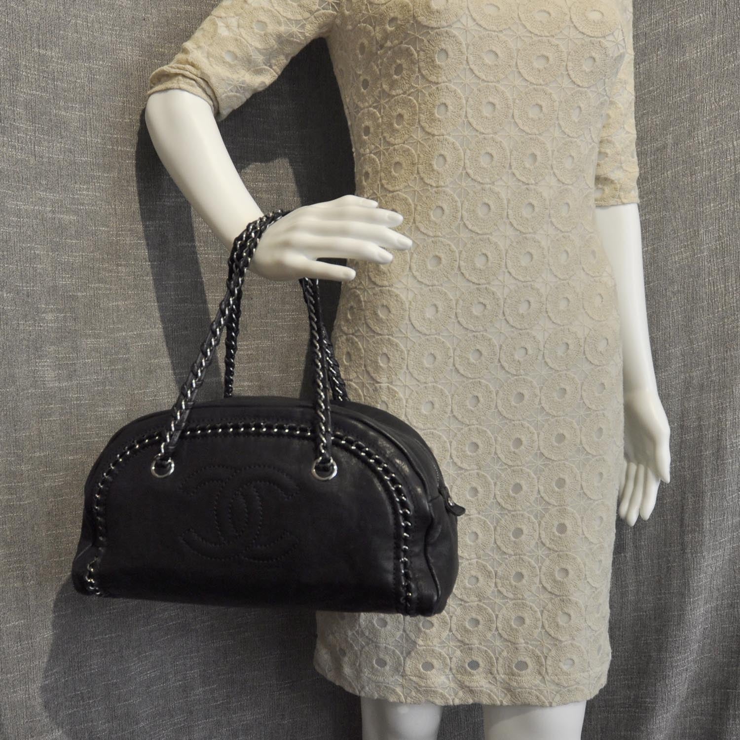 Chanel Leather Luxe Ligne Medium Bowler Black 2 of 9