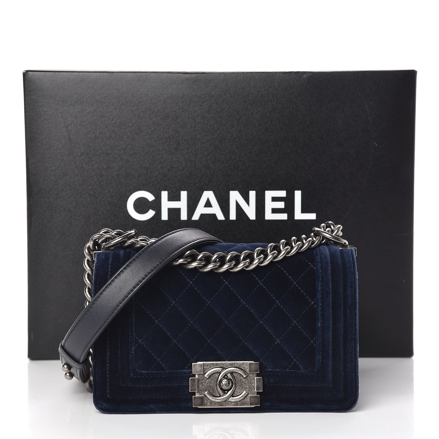 Velvet Quilted Small Boy Flap Marine Fonce