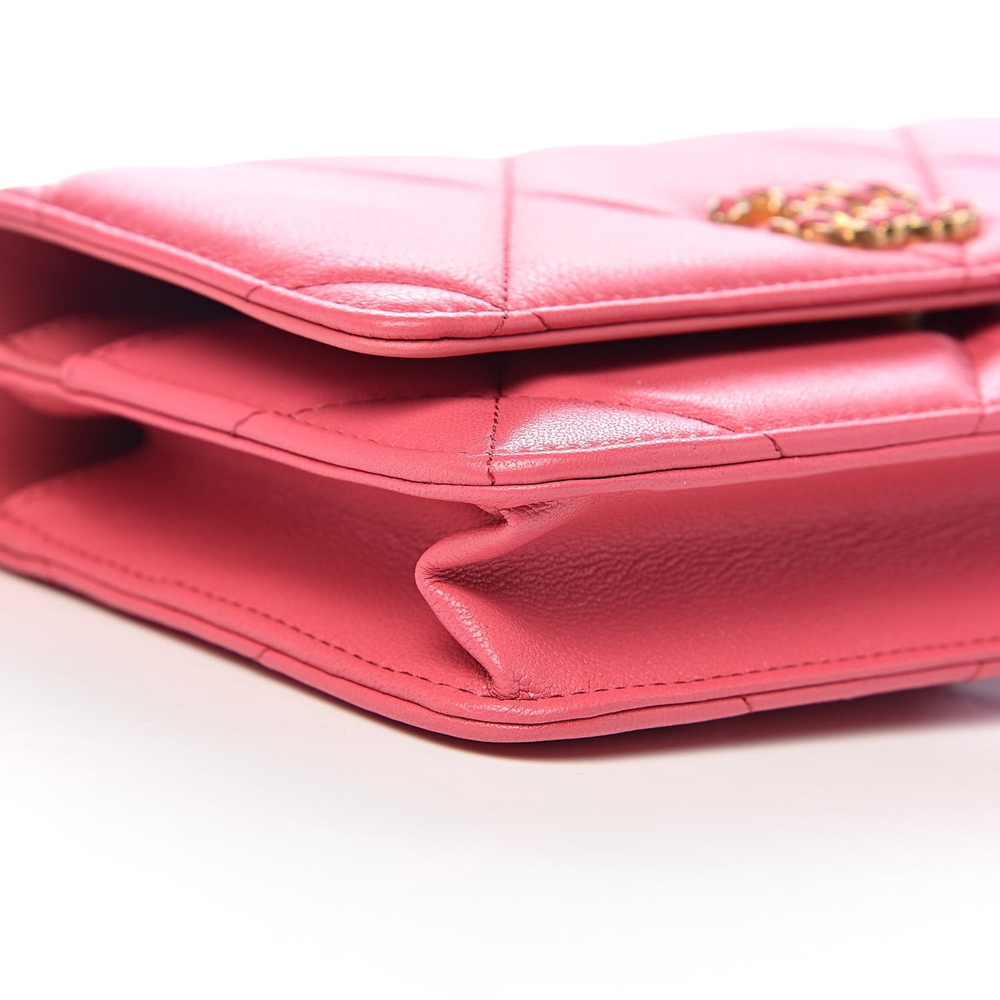 Lambskin Quilted 19 Wallet On Chain WOC Pink