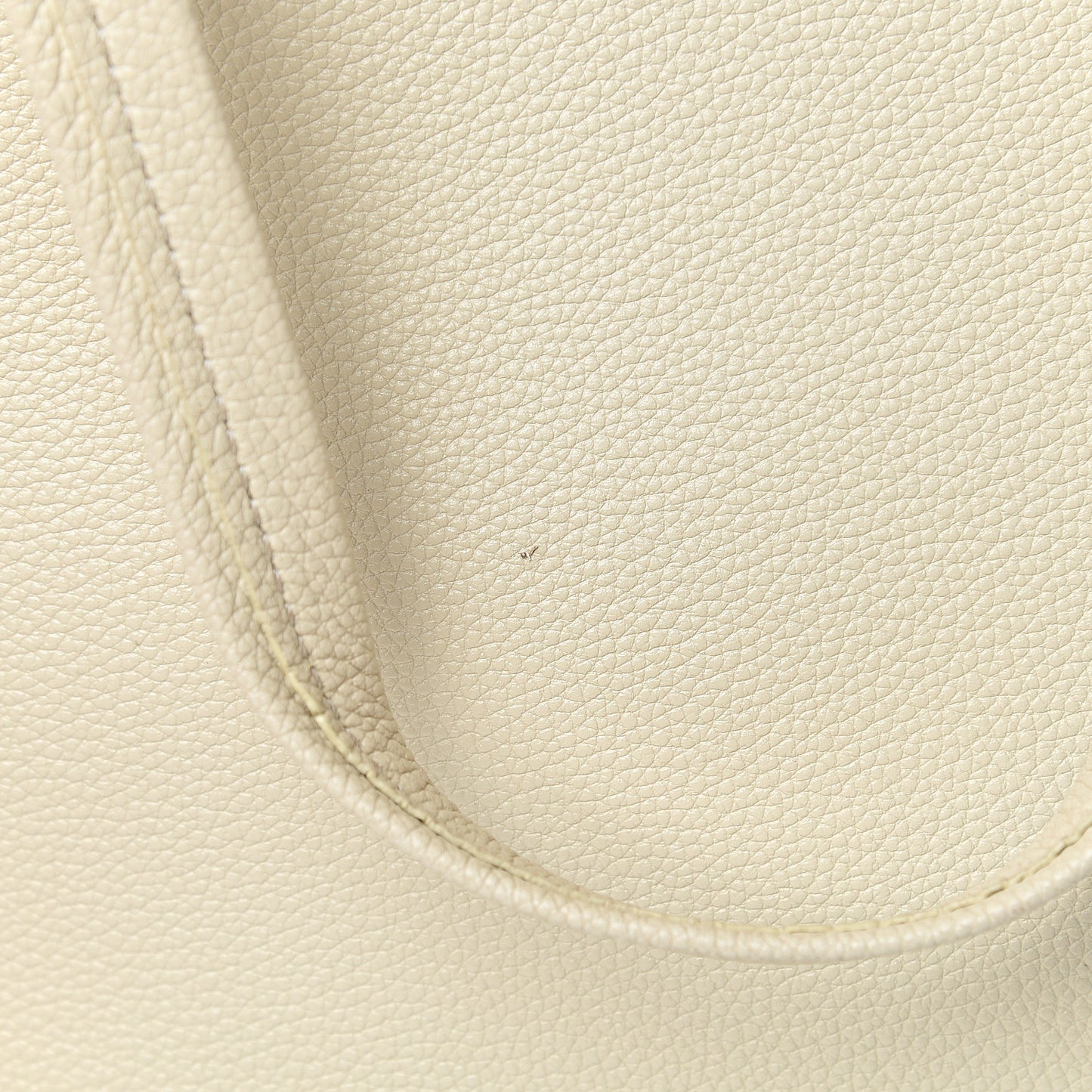 Soft Grained Calfskin Small Belt Cabas Phantom Vanilla