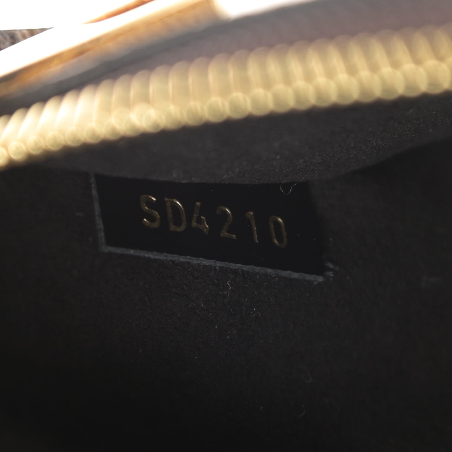 Louis Vuitton Reverse Monogram Pochette Metis 8 of 11
