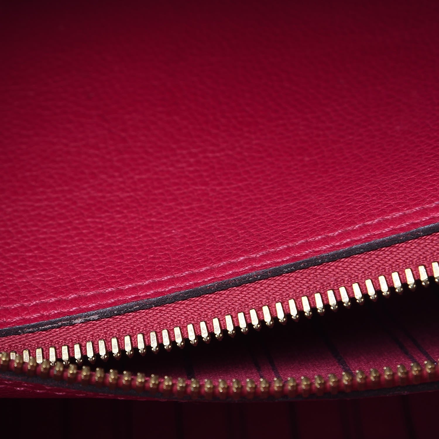 Louis Vuitton Empreinte Montaigne MM Dahlia 11 of 11