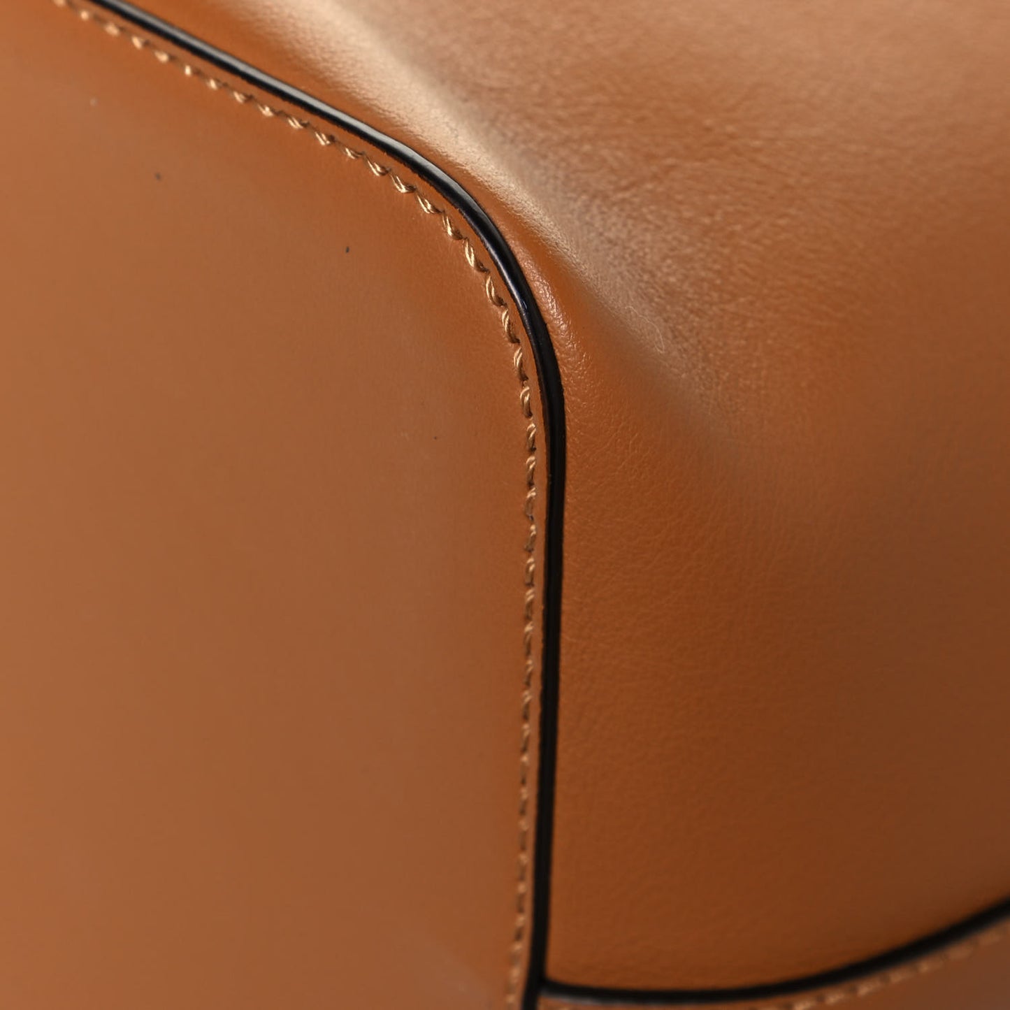Vitello Grace Matte F is Fendi Grande Mon Tresor Bucket Bag Nocciola
