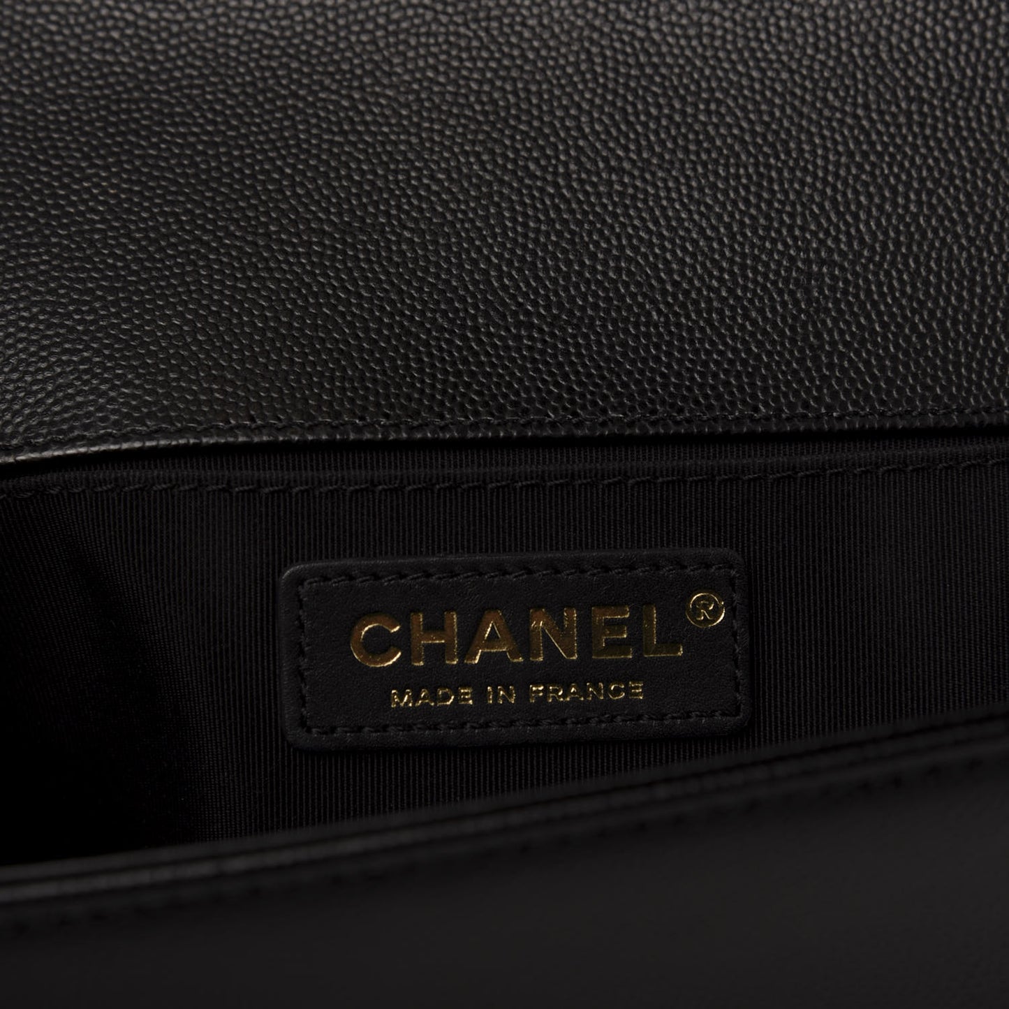 Caviar Quilted Medium Boy Flap Black