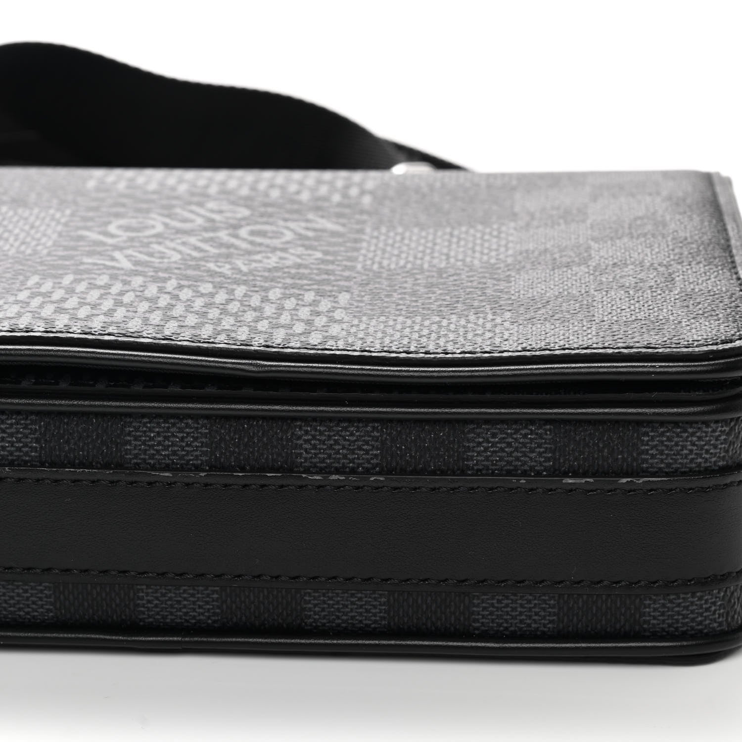 Louis Vuitton Damier Graphite 3D Studio Messenger 10 of 13