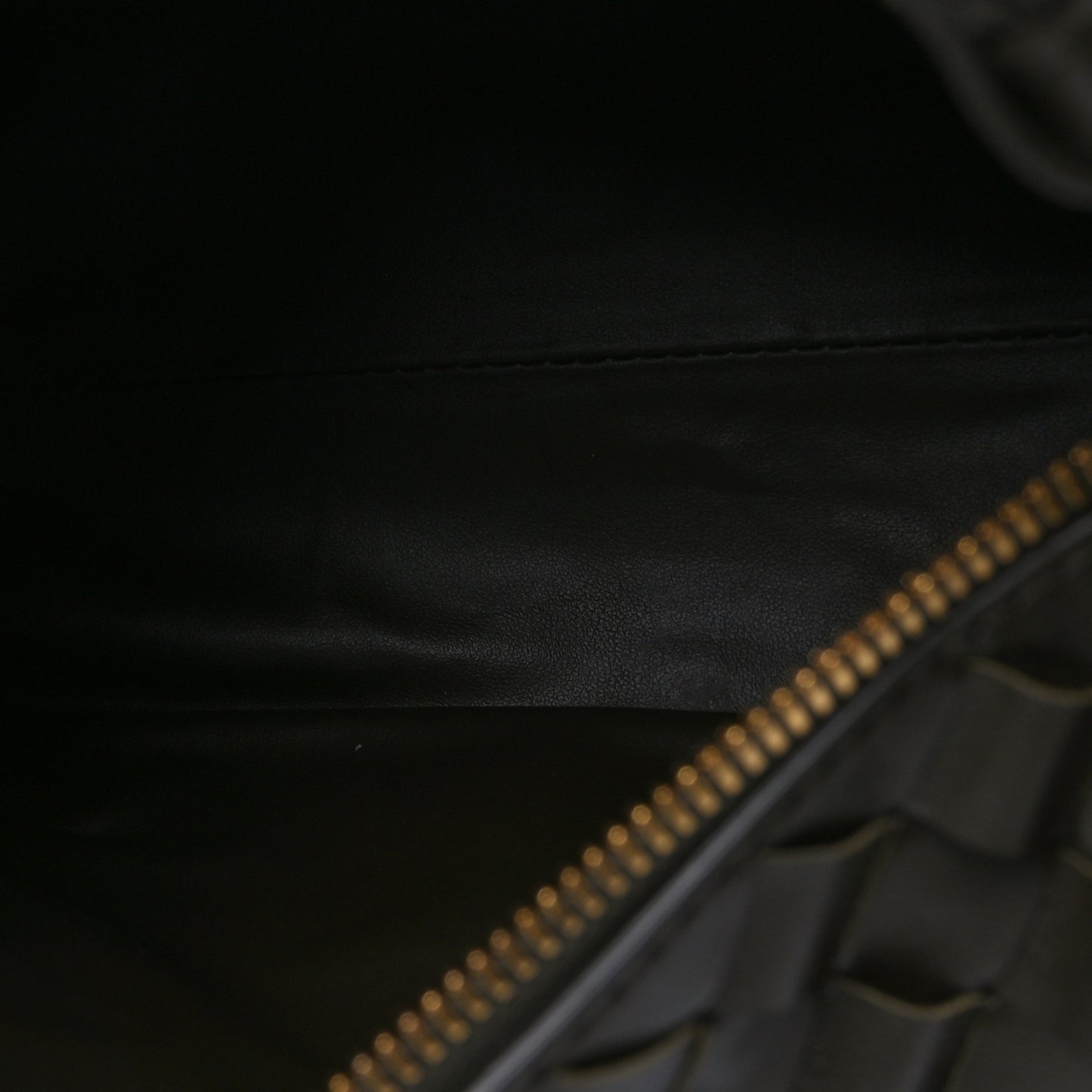Calfskin Nappa Intrecciato Mini Wallace Kaki