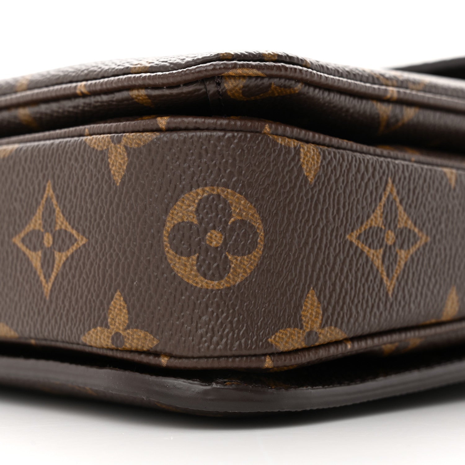 Louis Vuitton Monogram My World Tour Pochette Metis 8 of 12
