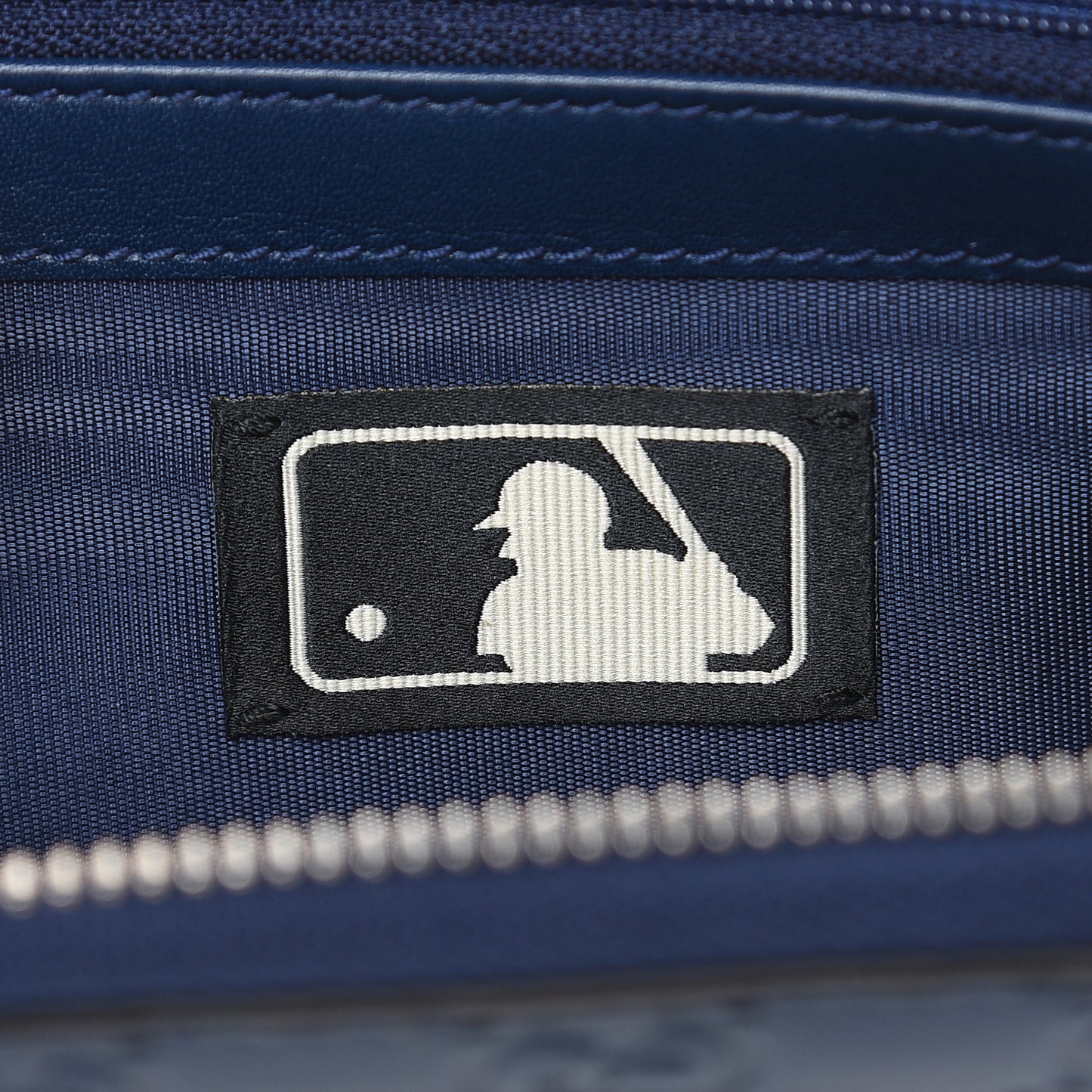 X MLB Guccissima Signature NY Yankees Embroidered Zip Around Wallet Royale Ivory