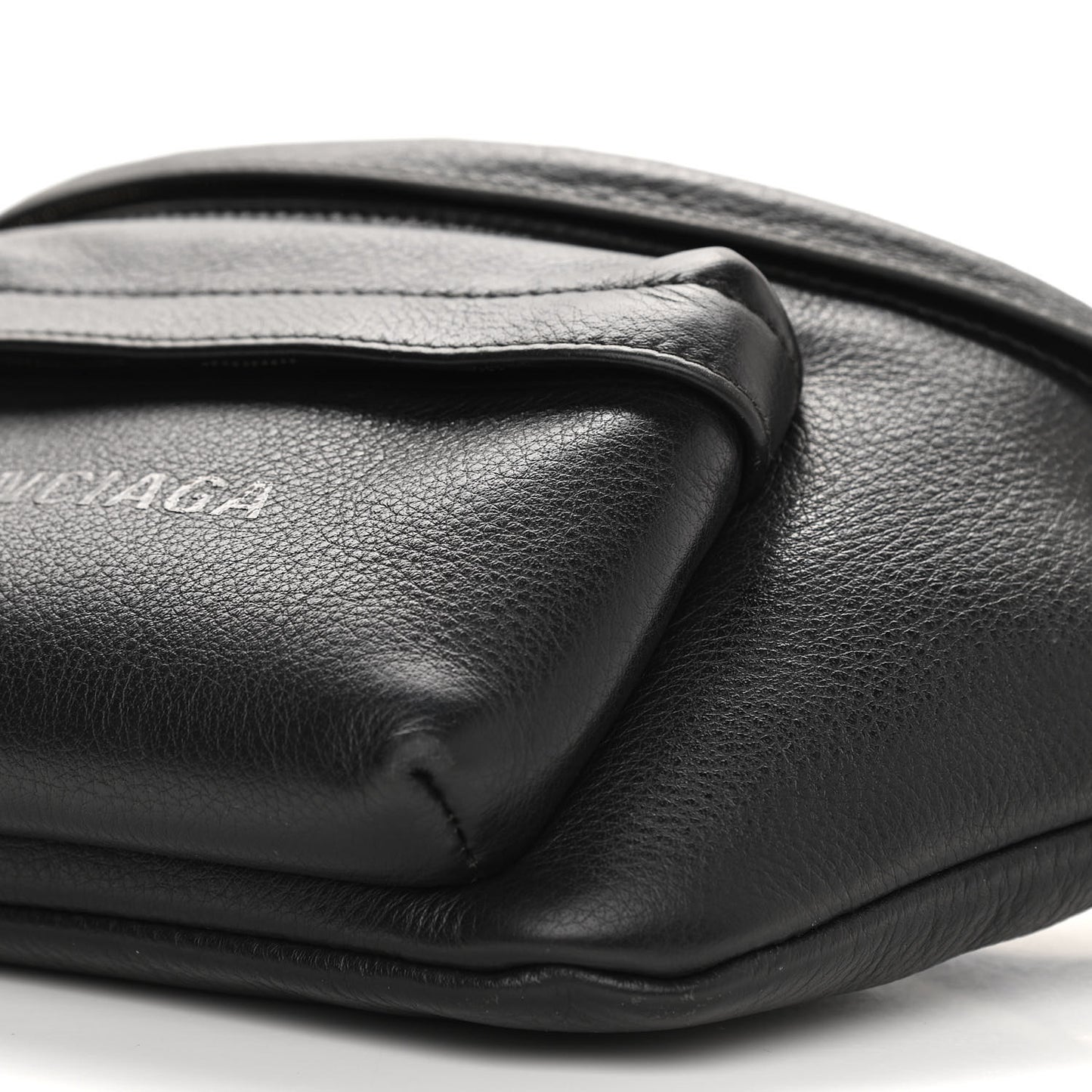 Smooth Calfskin Logo Large Everyday Beltpack Black