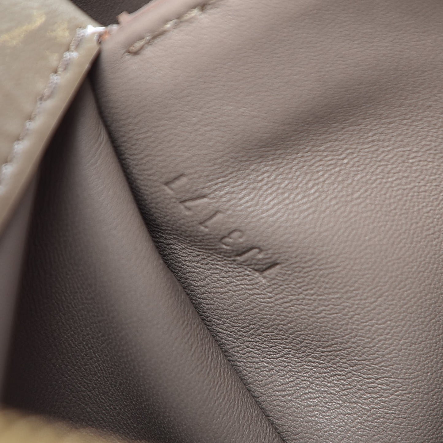 Patent Lambskin Fascination Lockit Gris