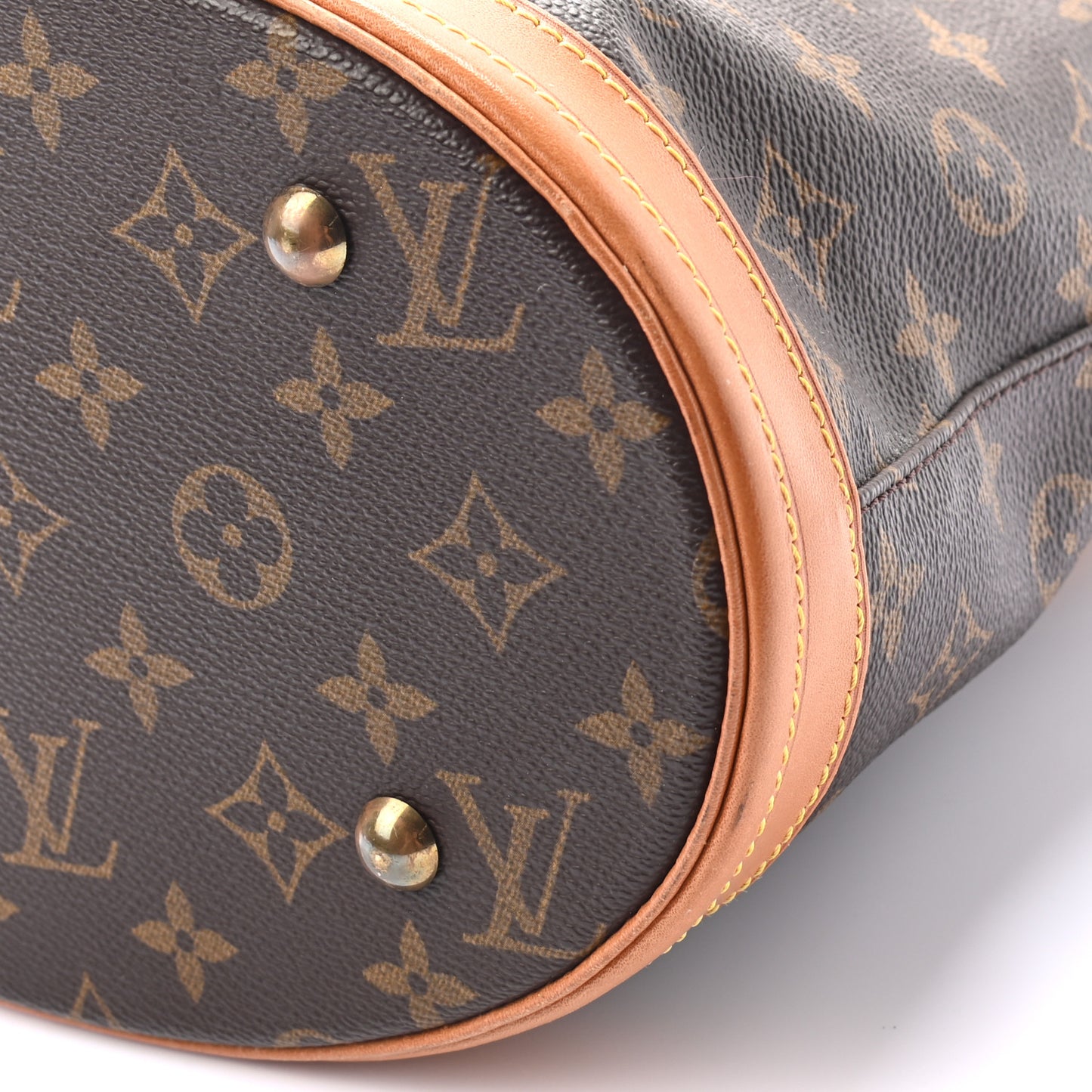 Monogram Petit Bucket 23