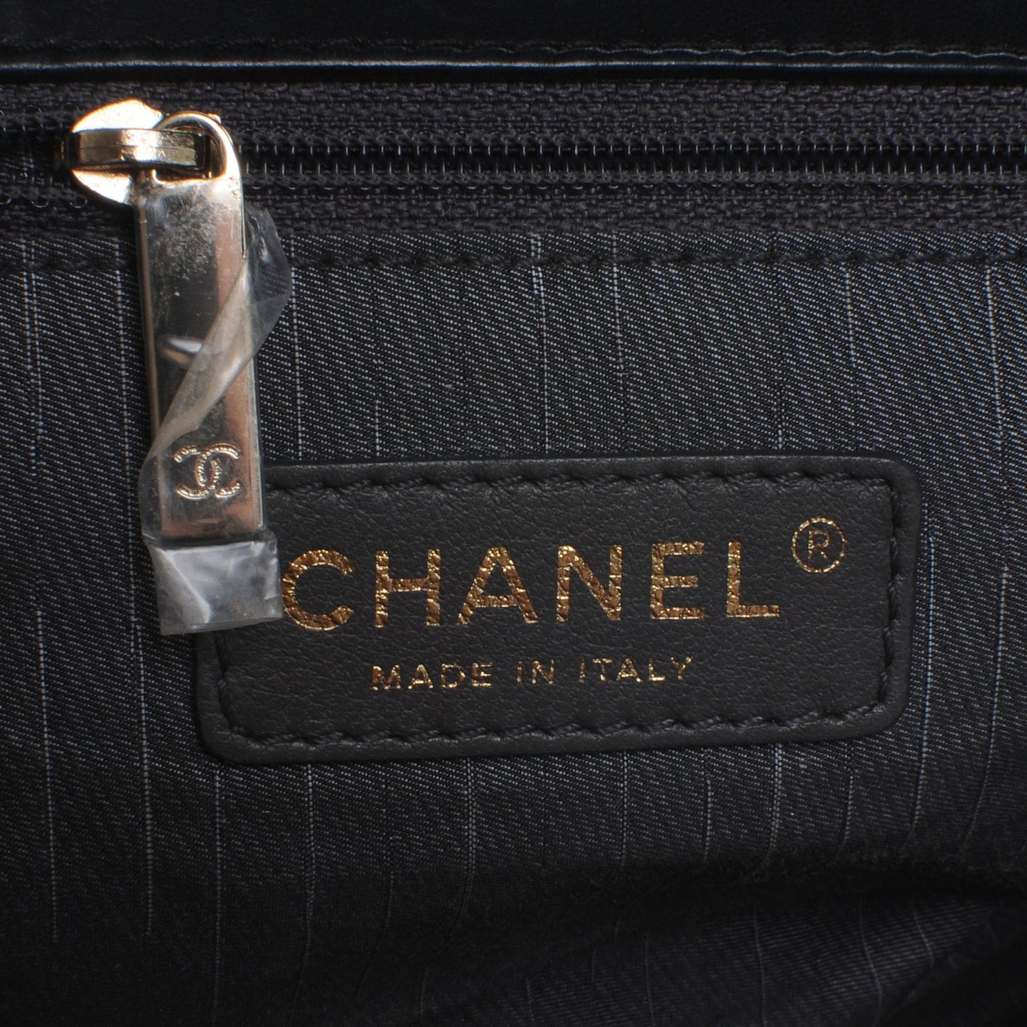 Lambskin Medium Westminster Pearl Flap Black