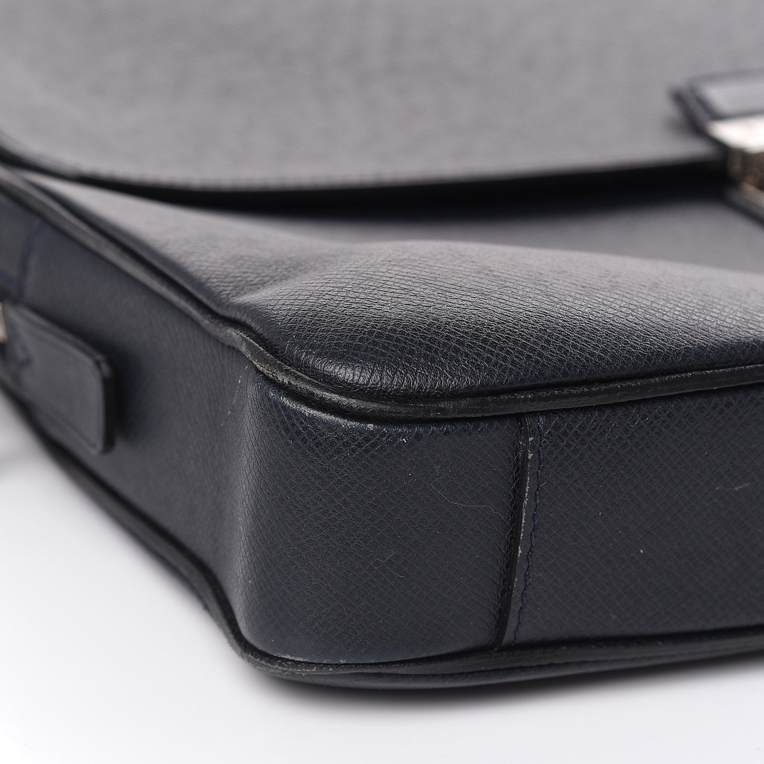 Louis Vuitton Taiga Vassili PM Messenger Bag Boreal 7 of 27