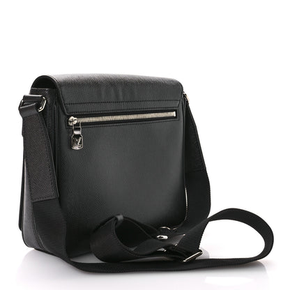 Louis Vuitton Taiga District PM Black 3 of 10