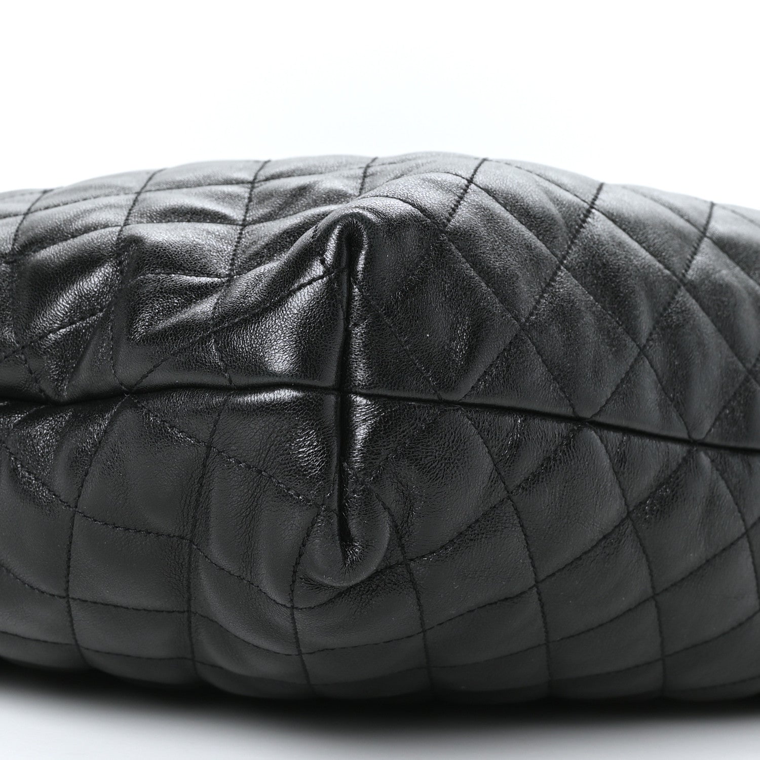 Saint Laurent Lambskin Quilted Maxi Icare Shopping Tote Black 8 of 9