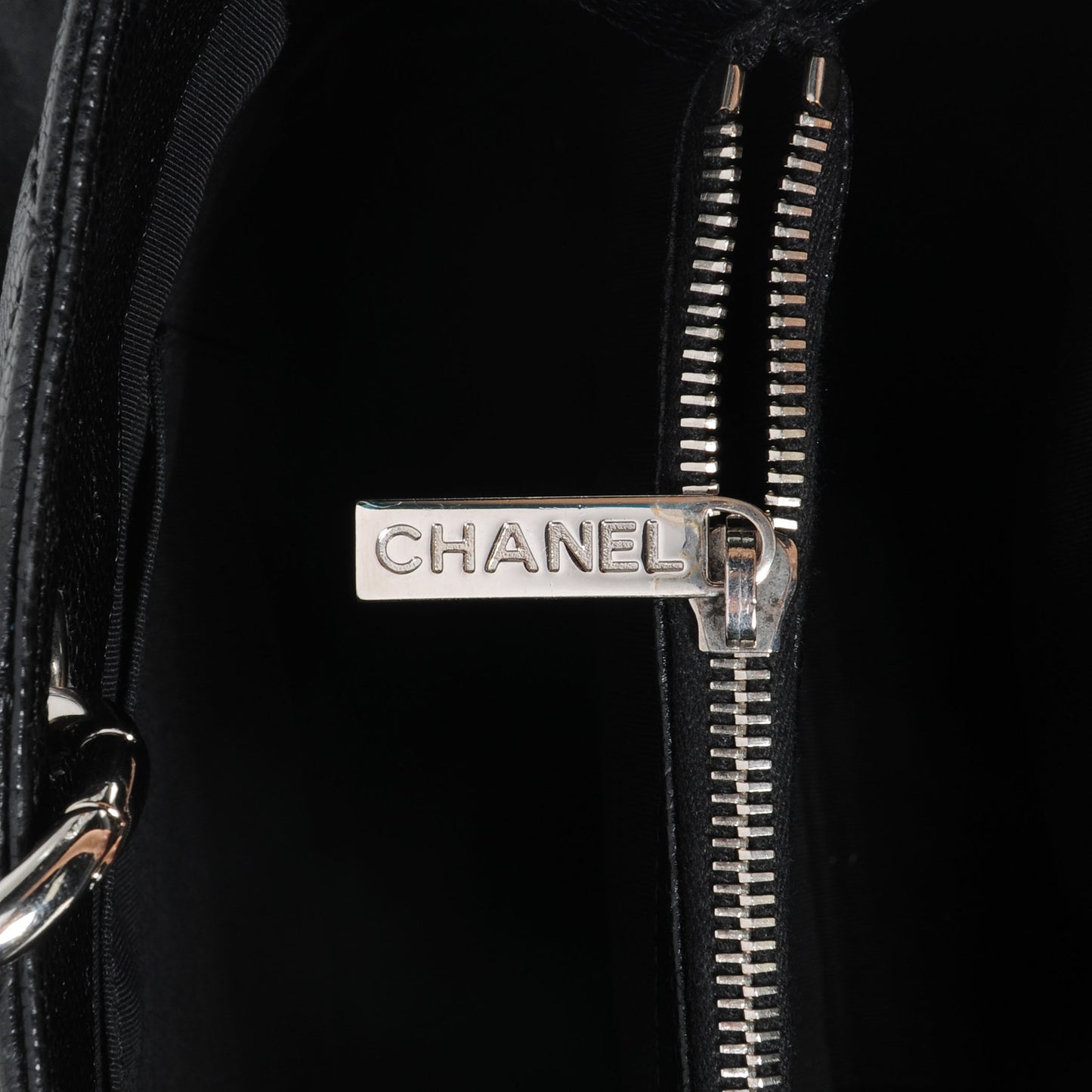 Caviar Grand Shopping Tote GST Black