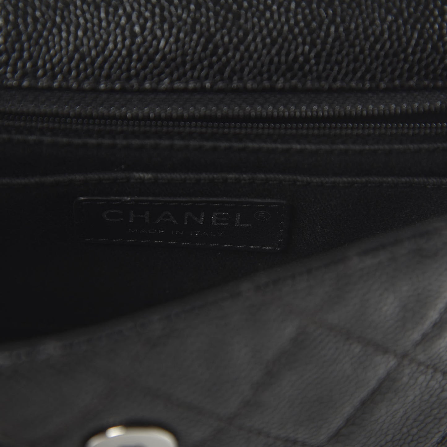 Caviar Small Natural Beauty Flap Black