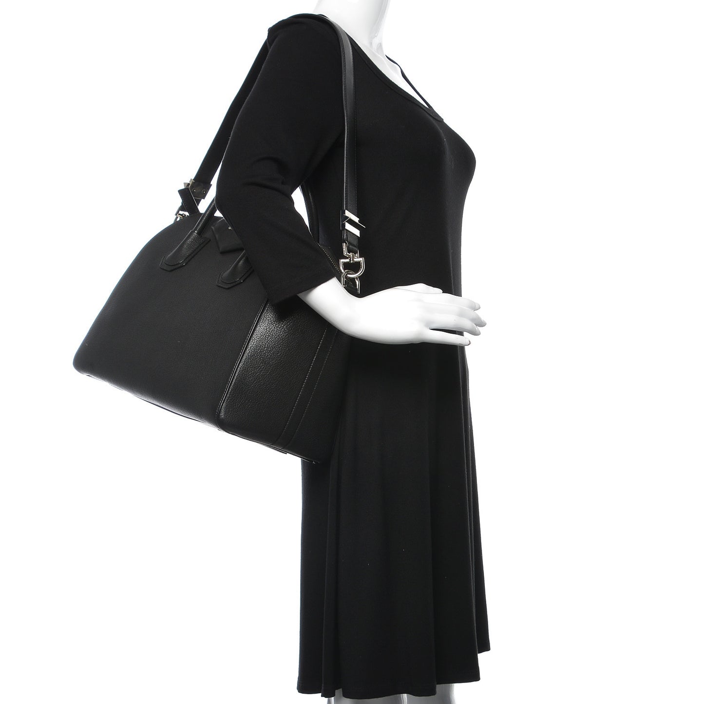 Sugar Goatskin Medium Antigona Black