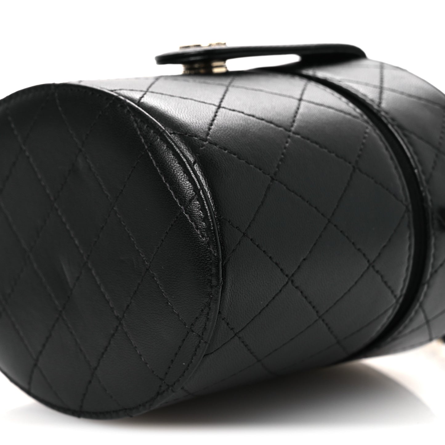 Lambskin Quilted Round Vanity Case With Chain Black