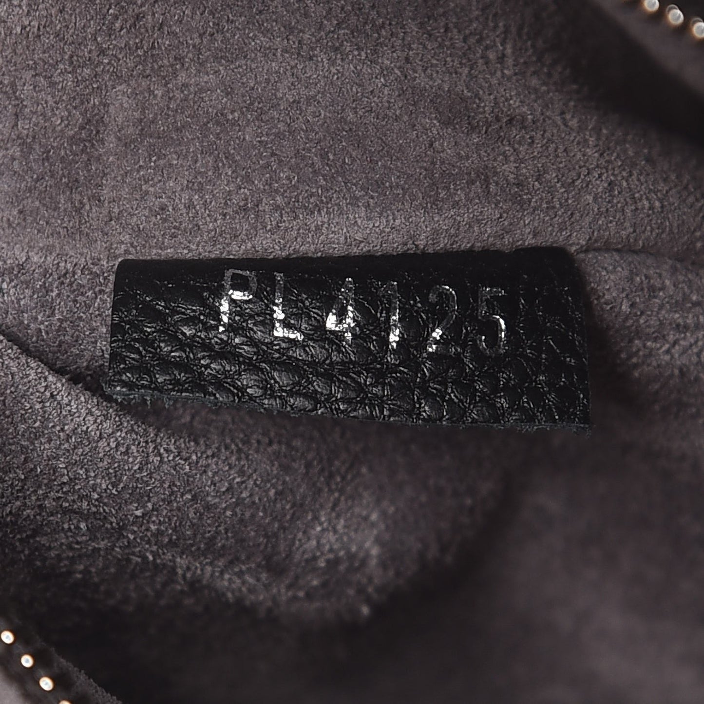Veau Cachemire Soft Lockit PM Black