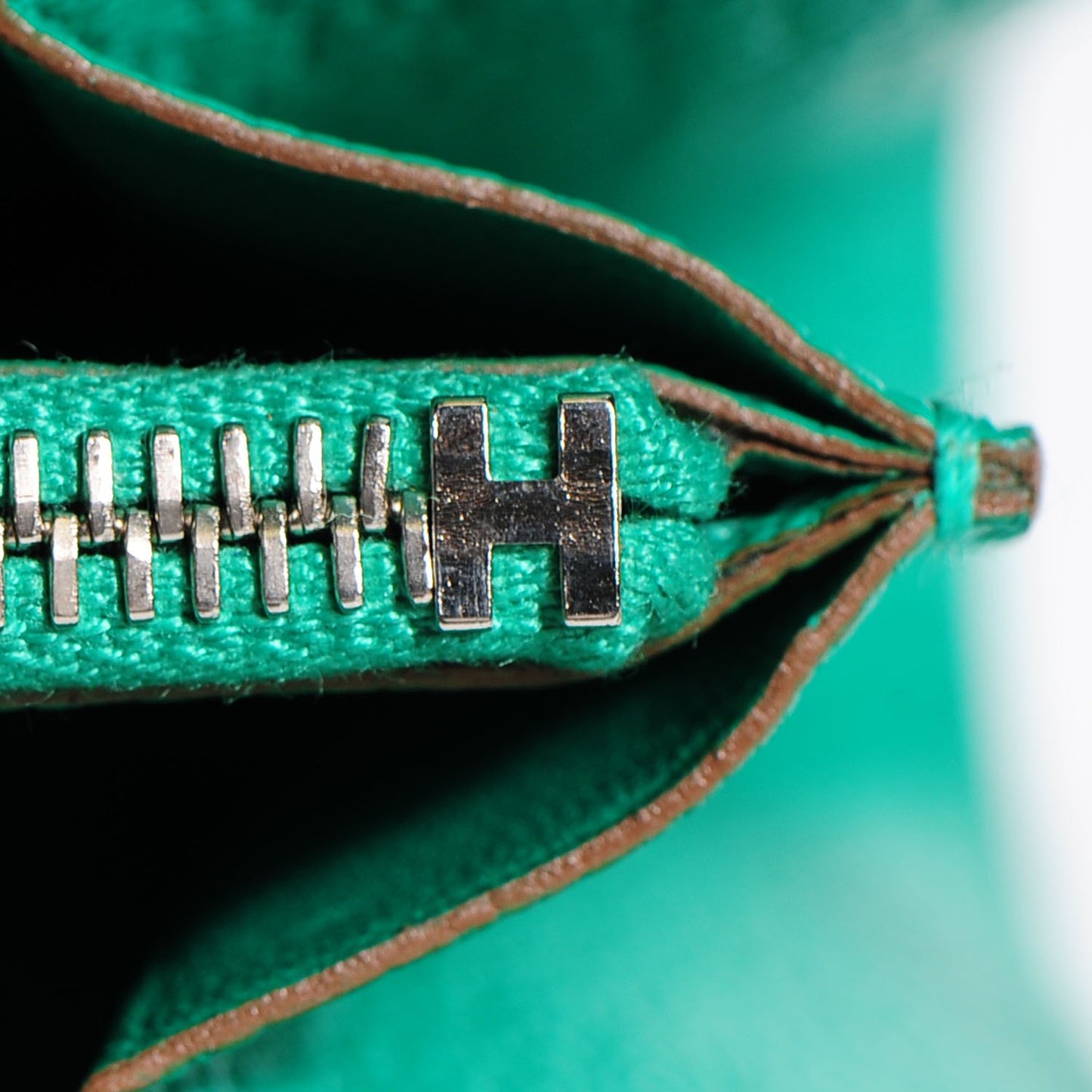 Chevre Mysore Kelly Longue Wallet Menthe