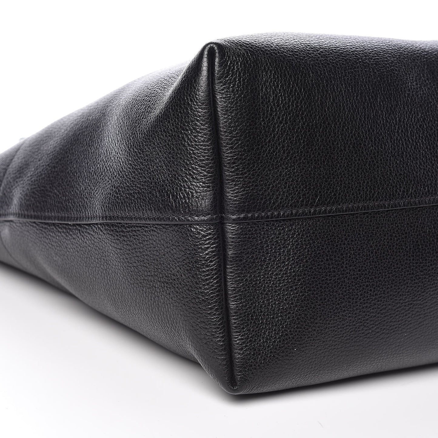 Vitello Daino Zip Shopping Tote Black
