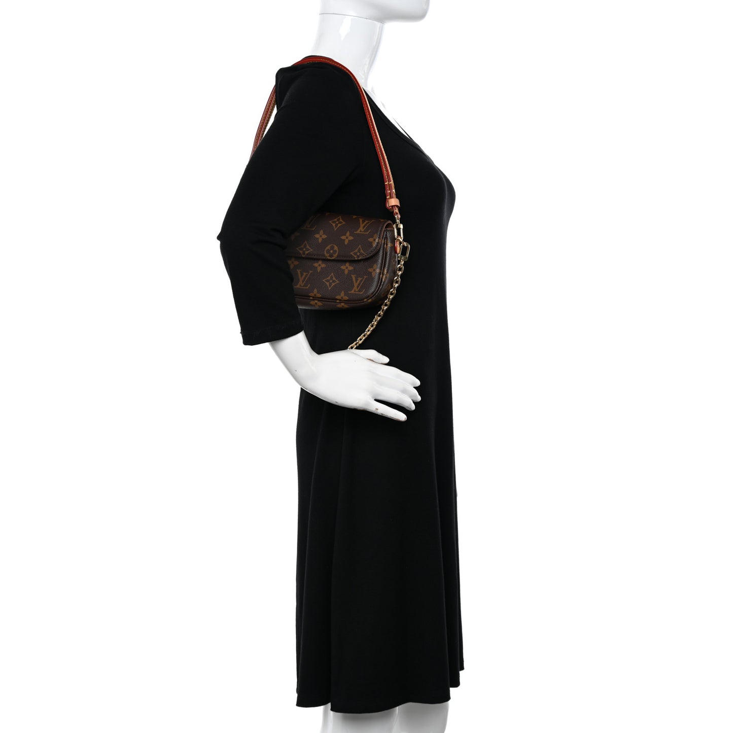 Monogram Ivy Wallet On Chain