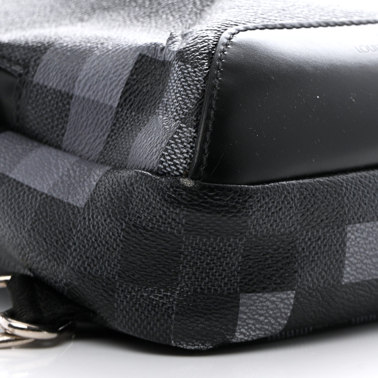 Louis Vuitton Damier Graphite Pixel Avenue Sling Backpack Gris 16 of 27