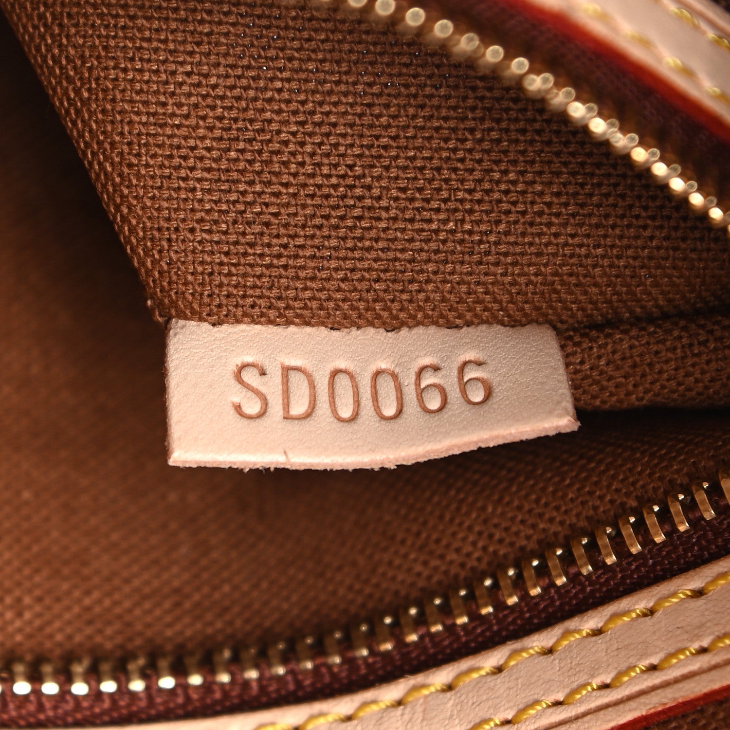 Louis Vuitton Monogram Batignolles Vertical 7 of 10