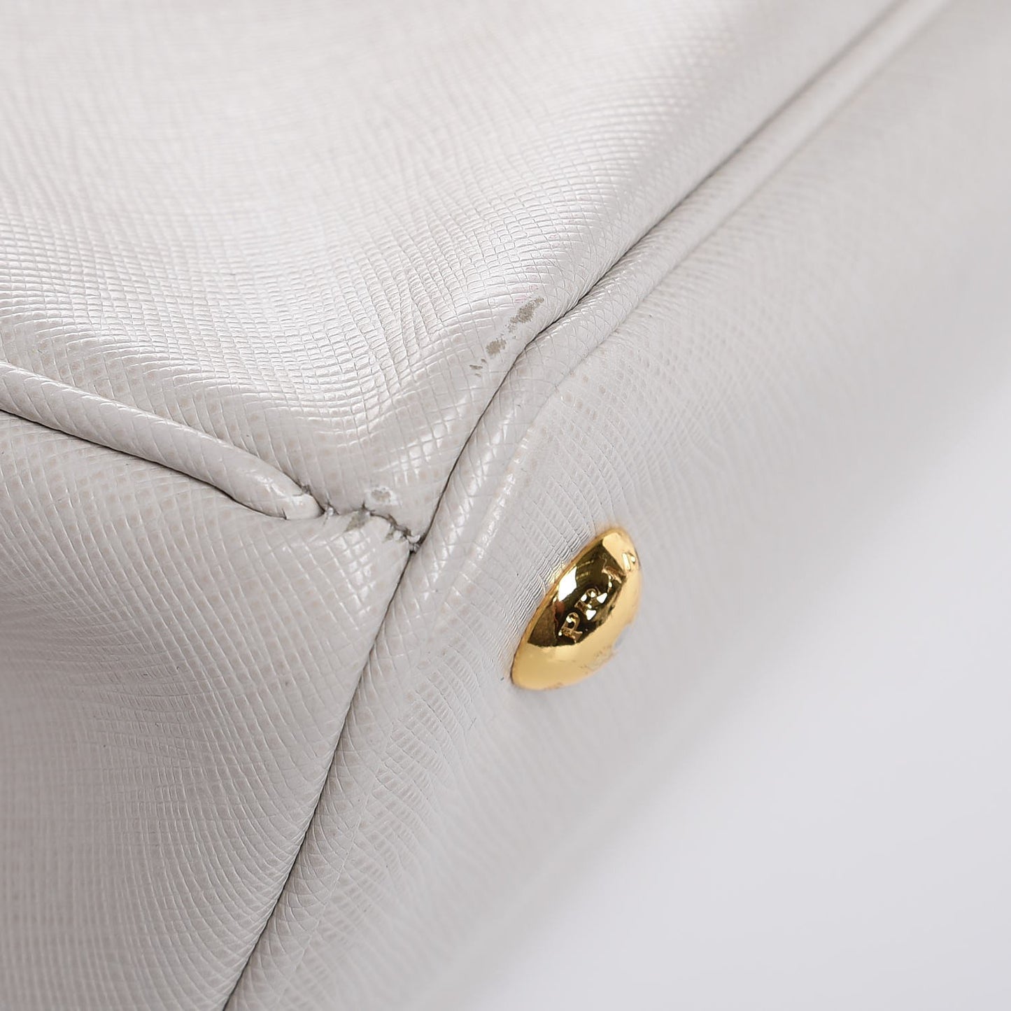 Saffiano Lux Medium Tote Talco