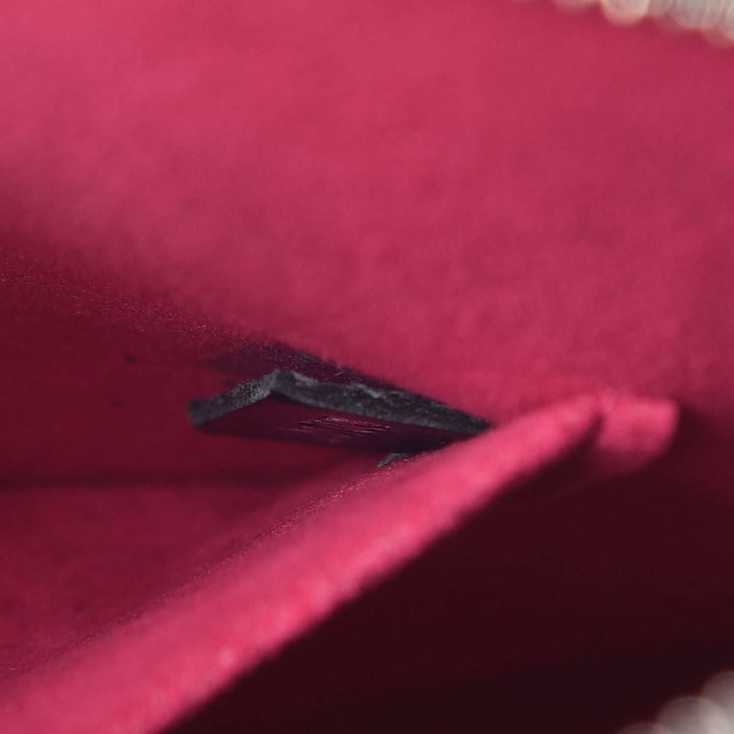 Epi Alma BB Black Hot Pink