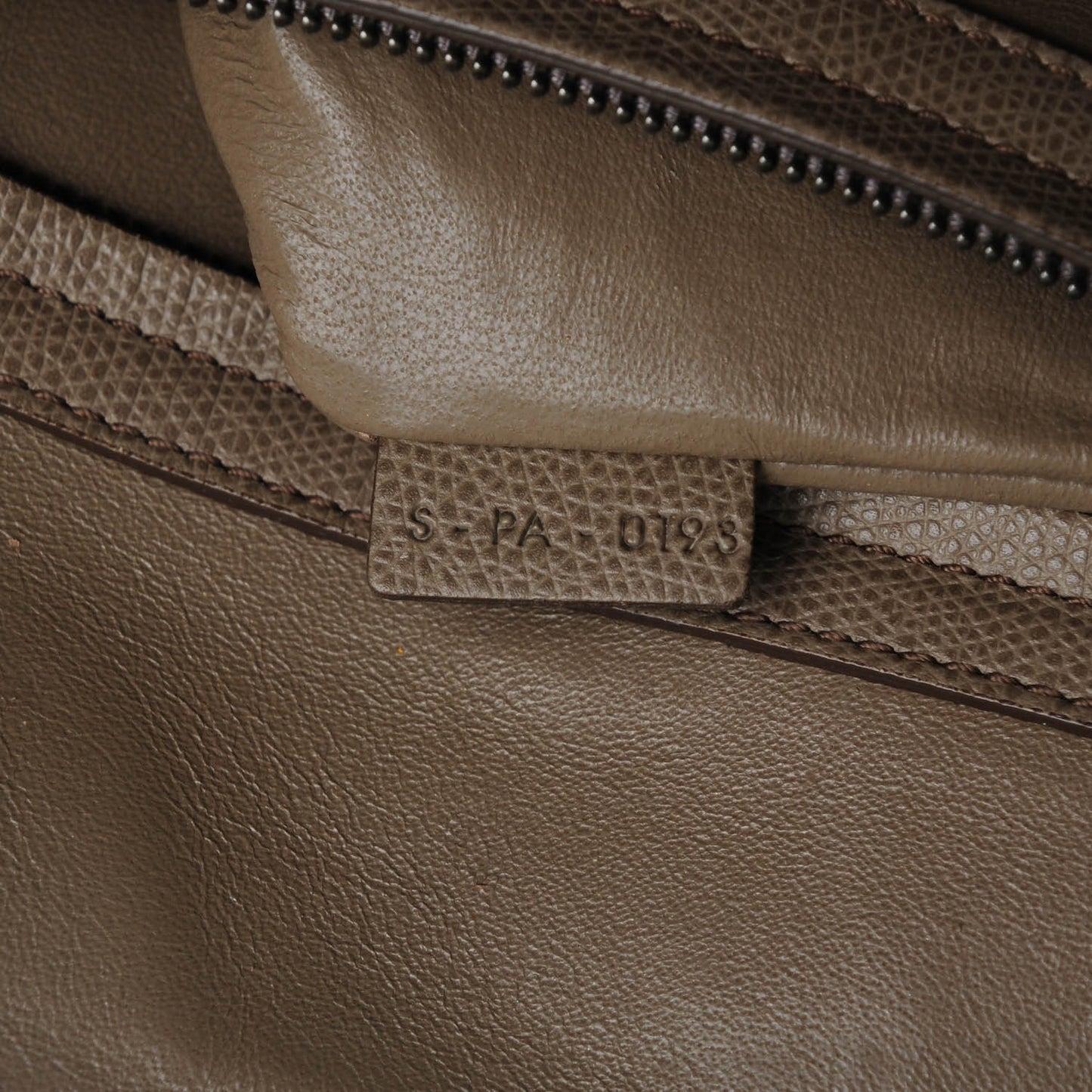 Grained Calfskin Medium Phantom Luggage Taupe