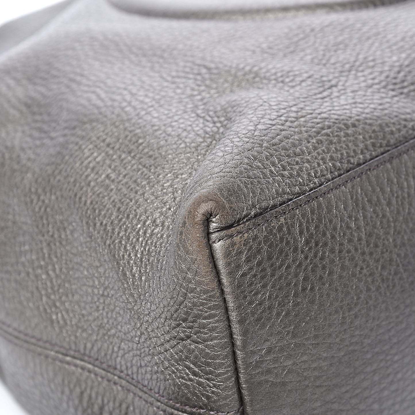 Metallic Pebbled Calfskin Medium Soho Chain Shoulder Bag Sasso