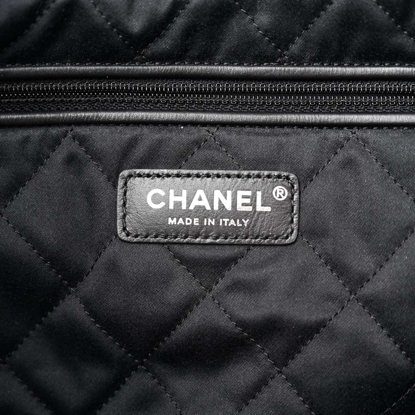 Shiny Calfskin Quilted Small Chanel 22 Black