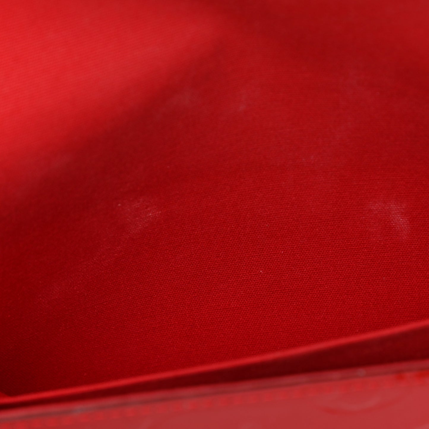 Vernis Felicie Pochette Chain Wallet Cherry