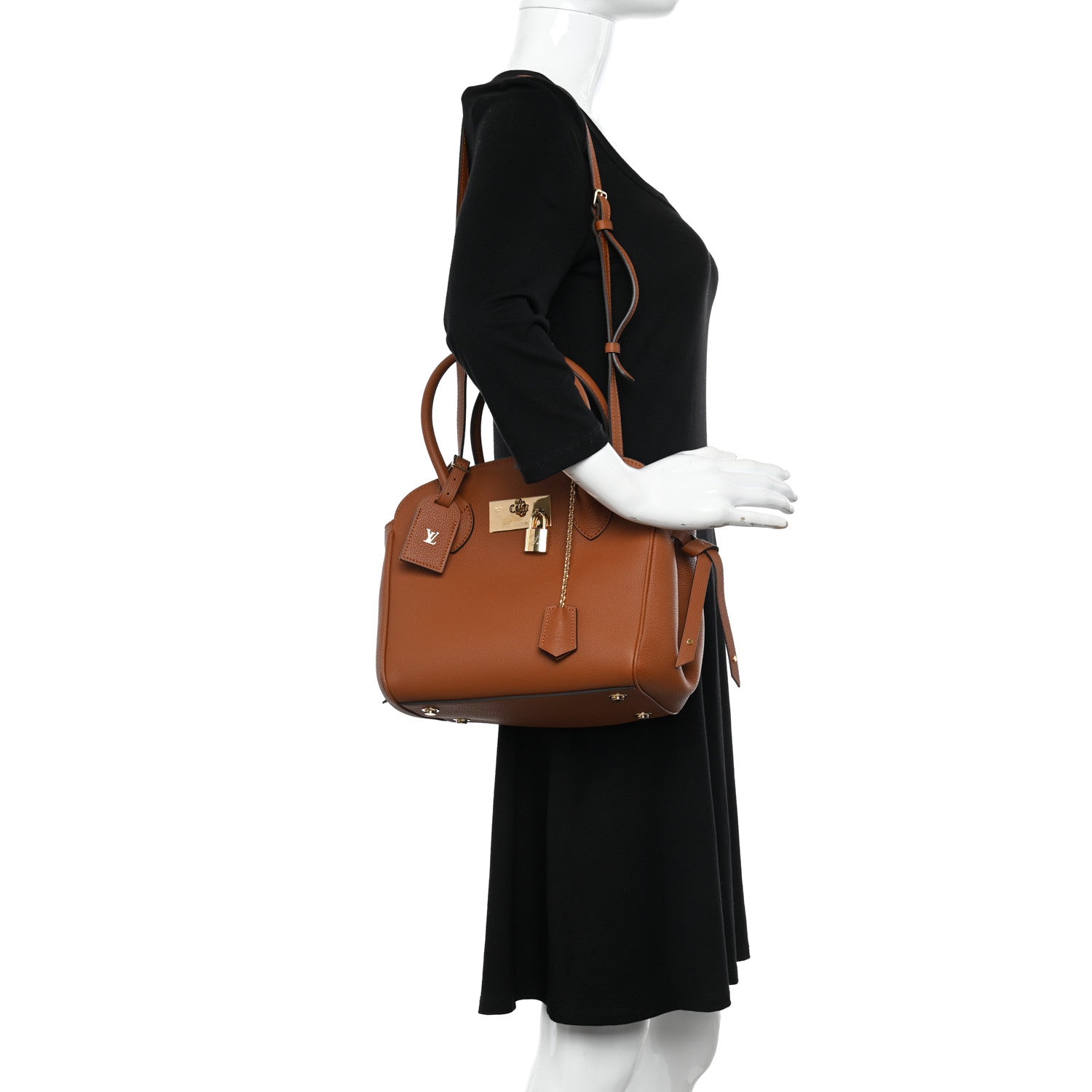 Louis Vuitton Veau Nuage Milla PM Gold 2 of 9