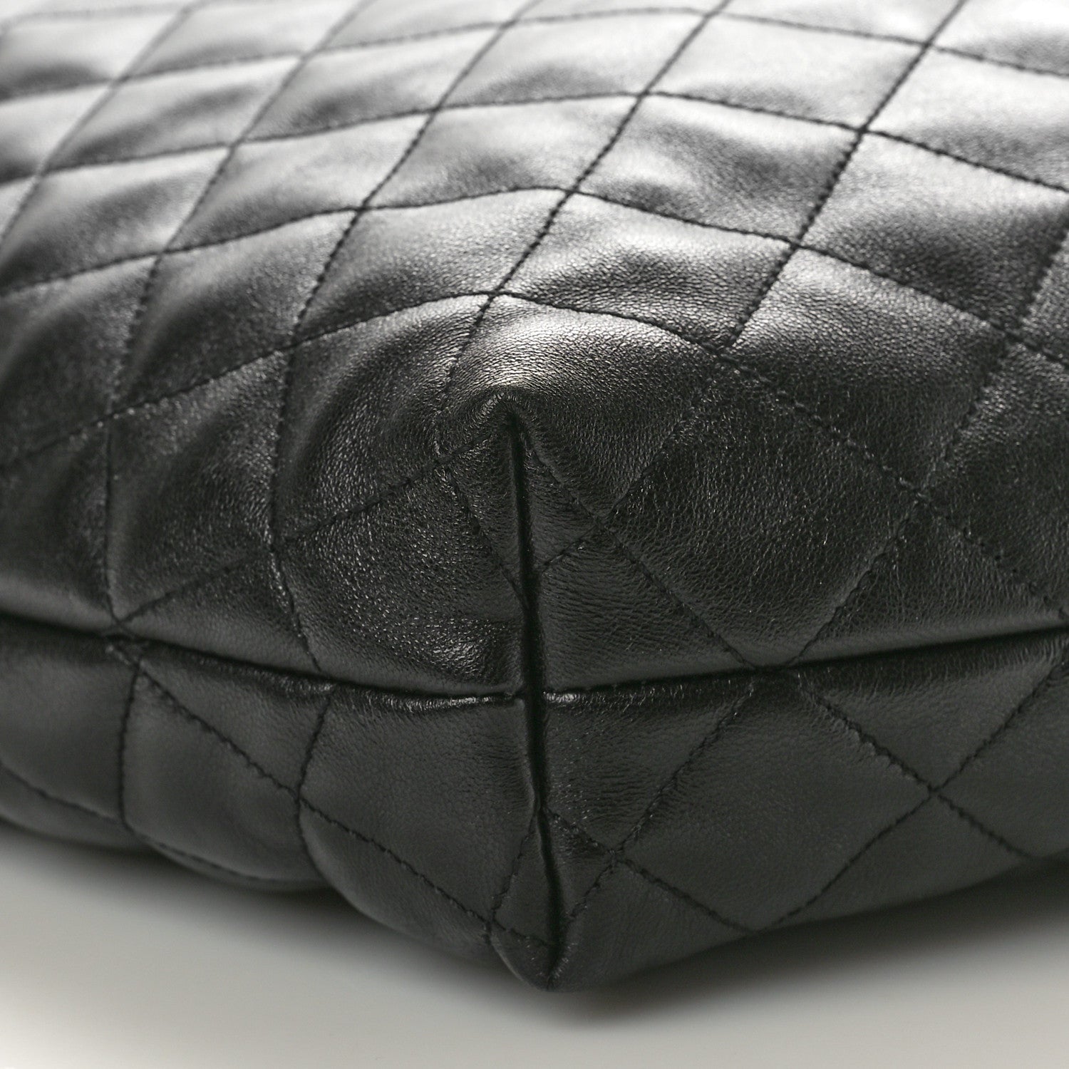 Saint Laurent Lambskin Quilted Maxi Icare Shopping Tote Black 10 of 11