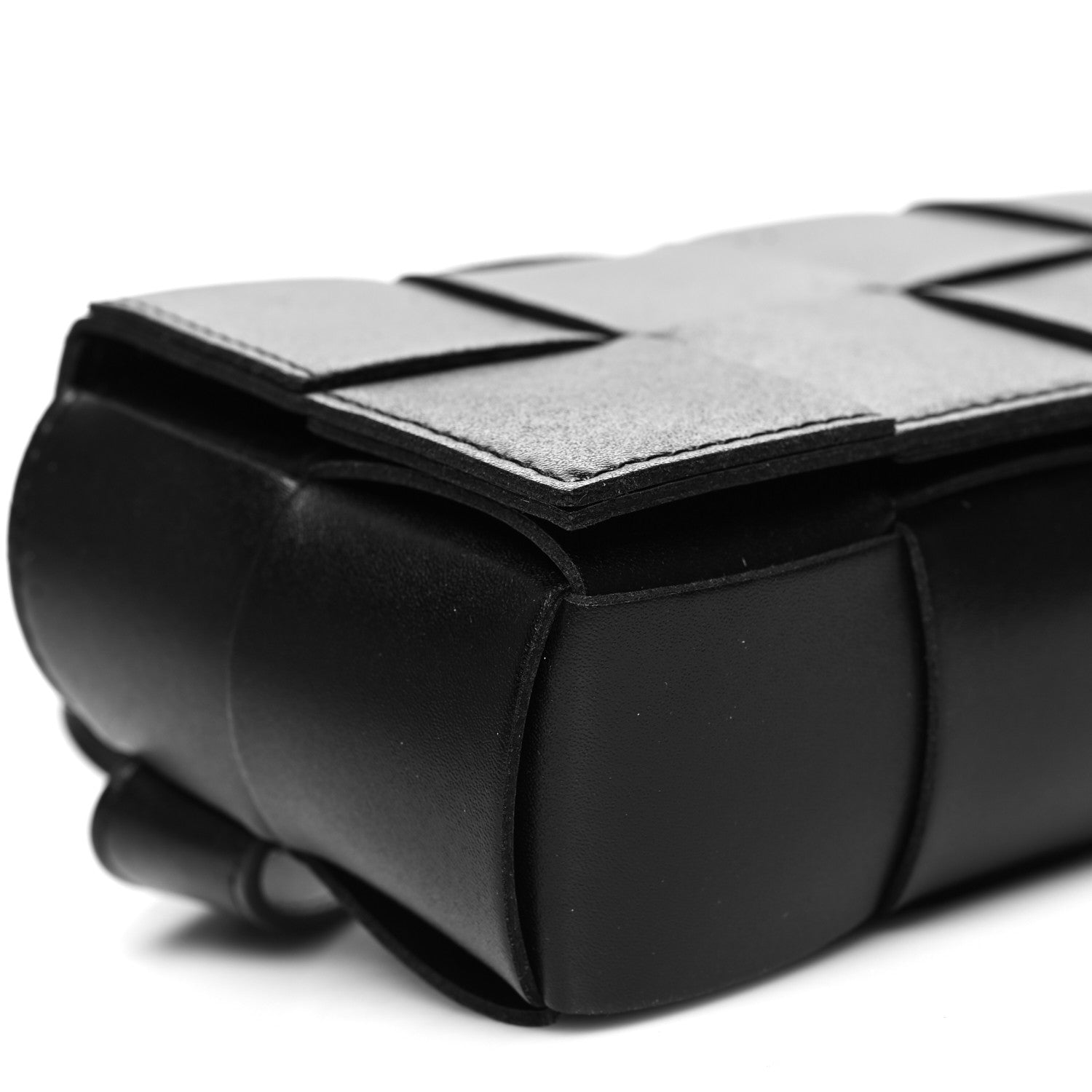 Bottega Veneta Nappa Maxi Intreccio The Belt Cassette Bag Black 8 of 9