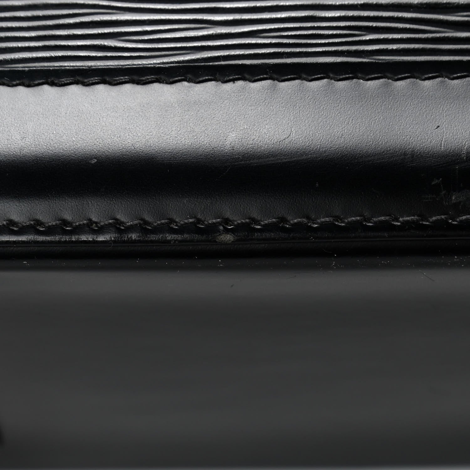 Louis Vuitton Epi Alma PM Black 13 of 15