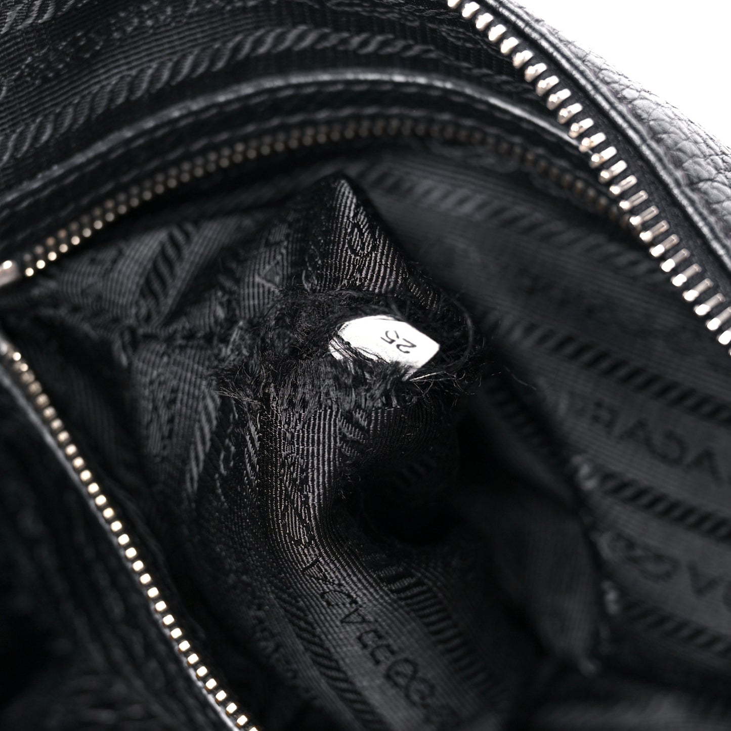 Vitello Daino Shopping Tote Black