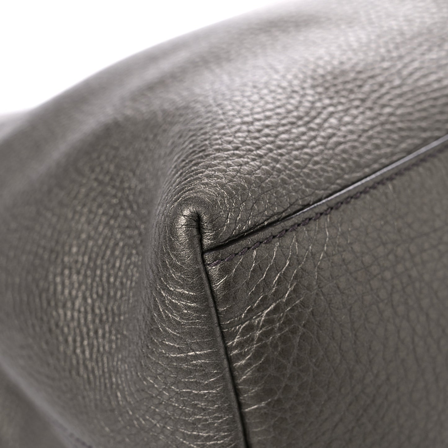 Metallic Pebbled Calfskin Medium Soho Chain Shoulder Bag Sasso
